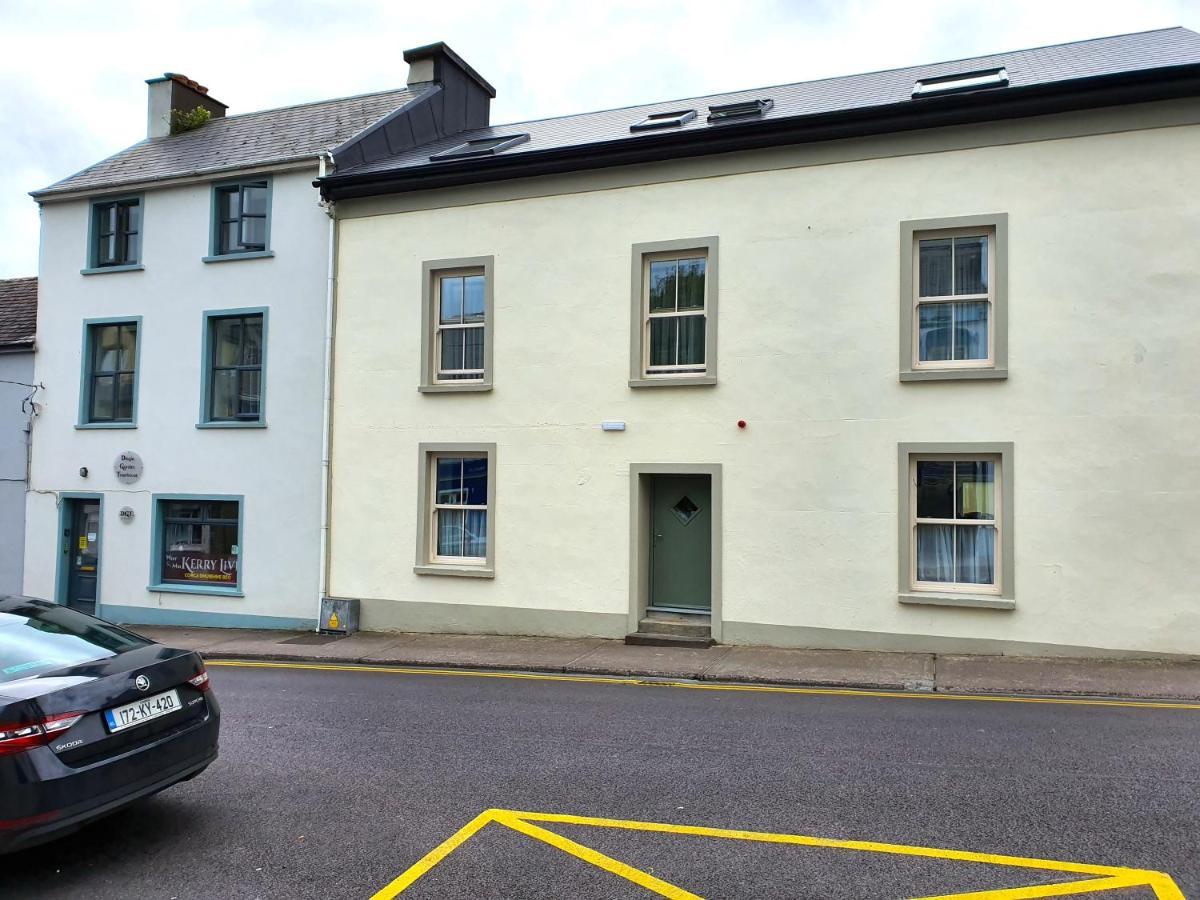 Bed and Breakfast Dingle Garden Townhouse Экстерьер фото The former National School in 2019