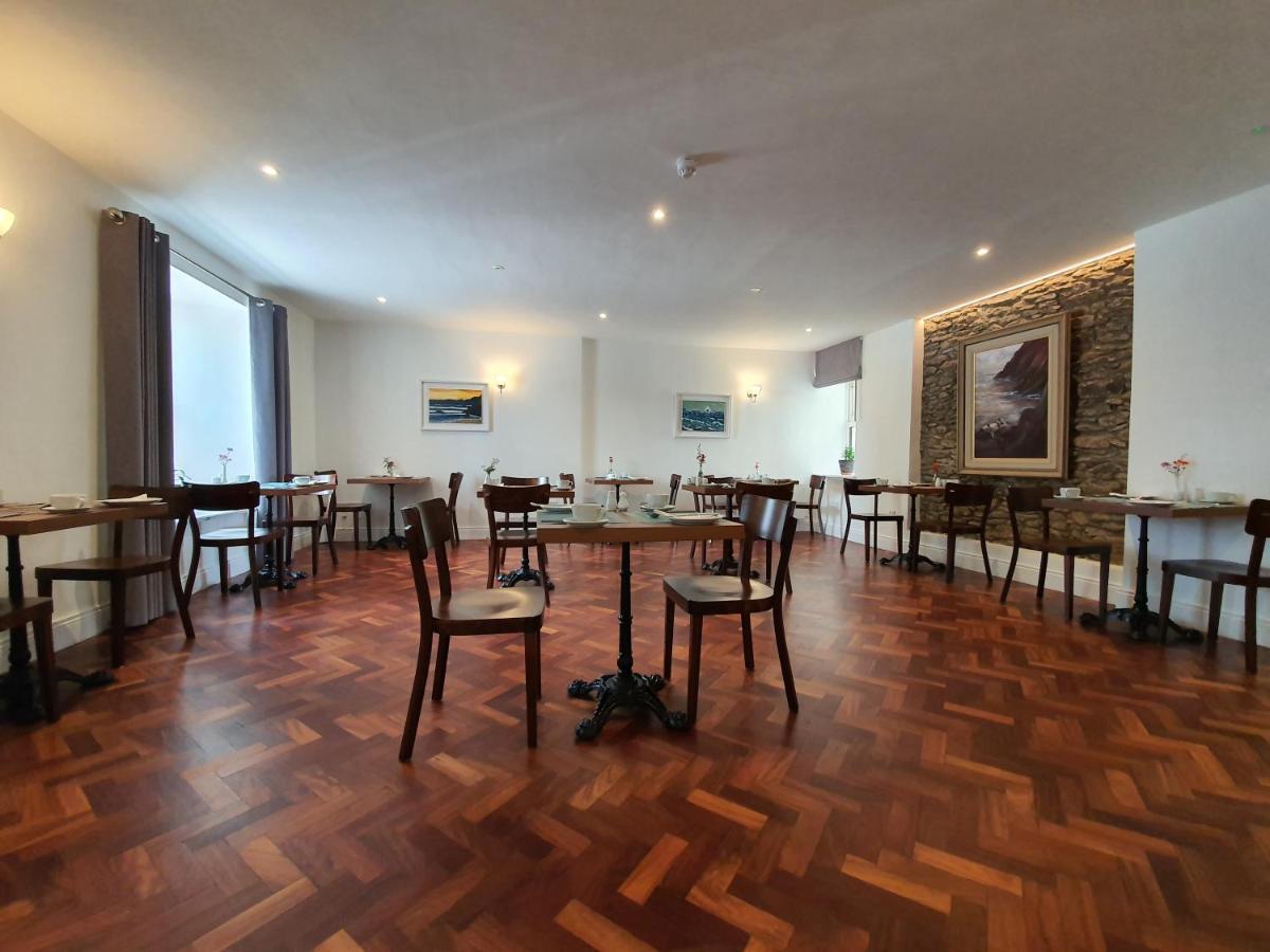 Bed and Breakfast Dingle Garden Townhouse Экстерьер фото The dining room at the Old Post Office