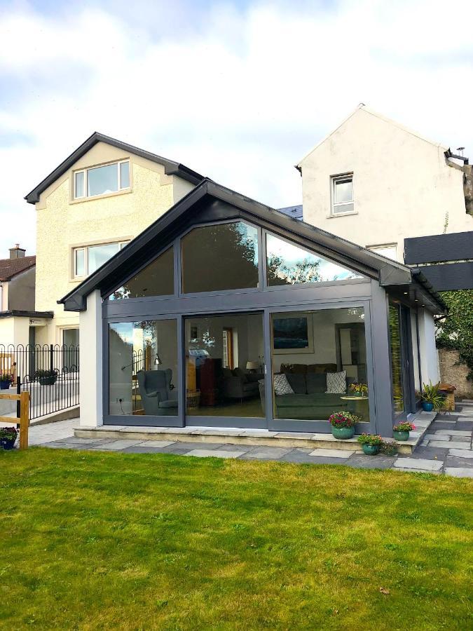 Bed and Breakfast Dingle Garden Townhouse Экстерьер фото A modern conservatory