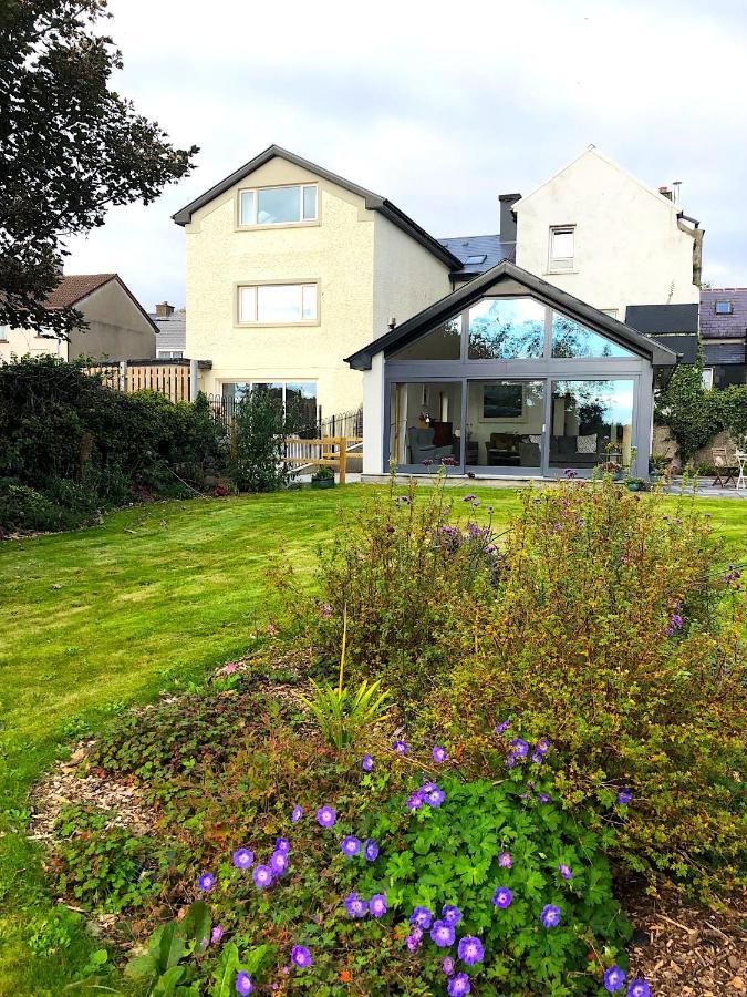 Bed and Breakfast Dingle Garden Townhouse Экстерьер фото The garden of the house