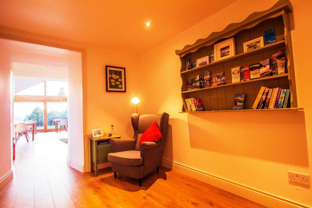 Bed and Breakfast Dingle Garden Townhouse Экстерьер фото The interior of the house